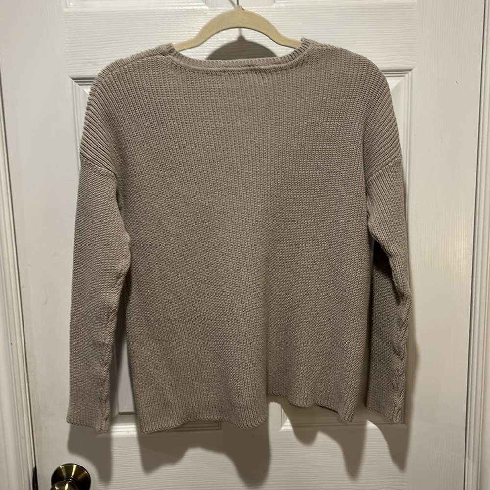 Sweater - Picture 4 of 4